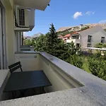 Apartment Modern Eingerichtete Ideal Fuer Junge Paaren Im Zentrum Von By Interhome *