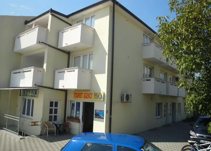 Modern Eingerichtete Ideal Fuer Junge Paaren Im Zentrum Von By Interhome Baška