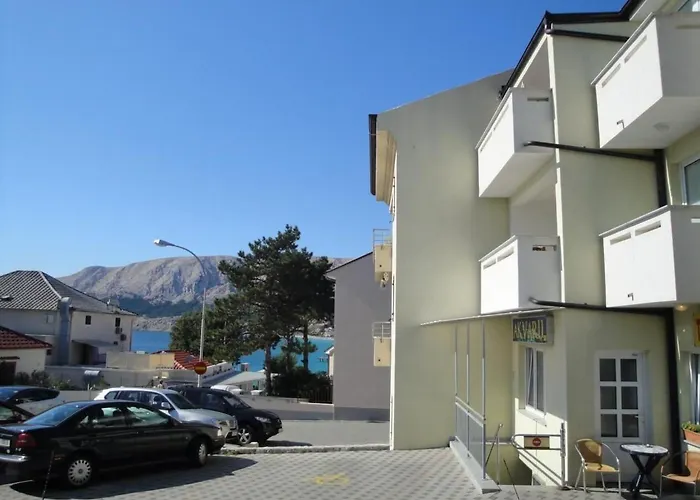 Modern Eingerichtete Ideal Fuer Junge Paaren Im Zentrum Von By Interhome Baška