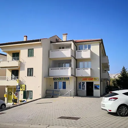 Modern Eingerichtete Ideal Fuer Junge Paaren Im Zentrum Von By Interhome Apartman Baška