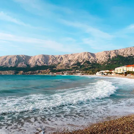 Modern Eingerichtete Ideal Fuer Junge Paaren Im Zentrum Von By Interhome Apartman Baška